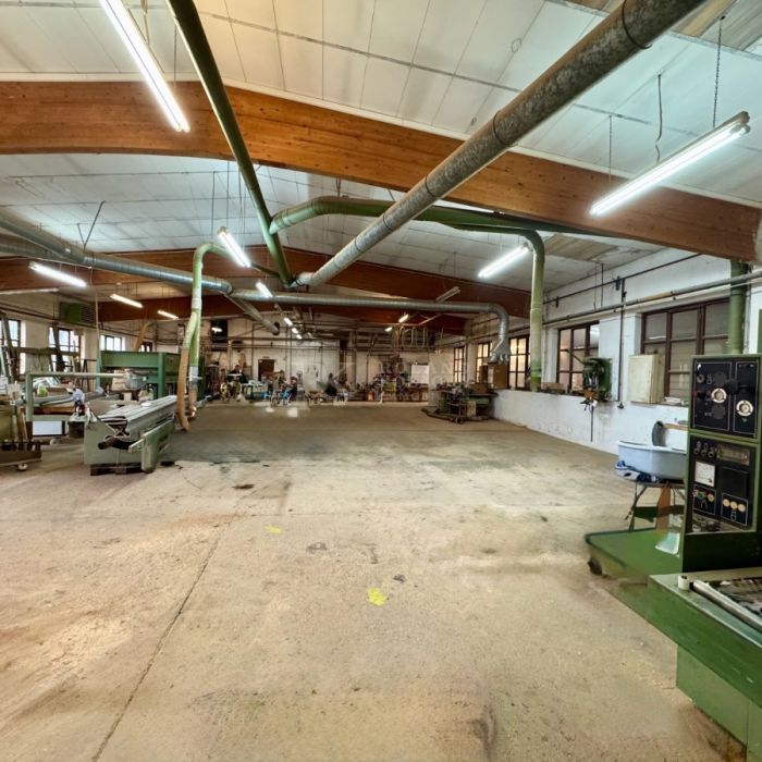 ca. 535 m² Produktions-/Lagerhalle und ca. 35 m² Büro in Langenselbold zu vermieten